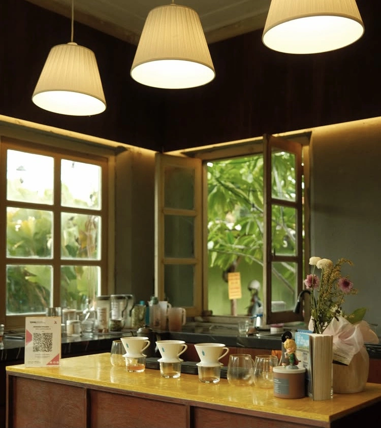 Bagian Dalam Kafe Titilaras Solo [Instagram]