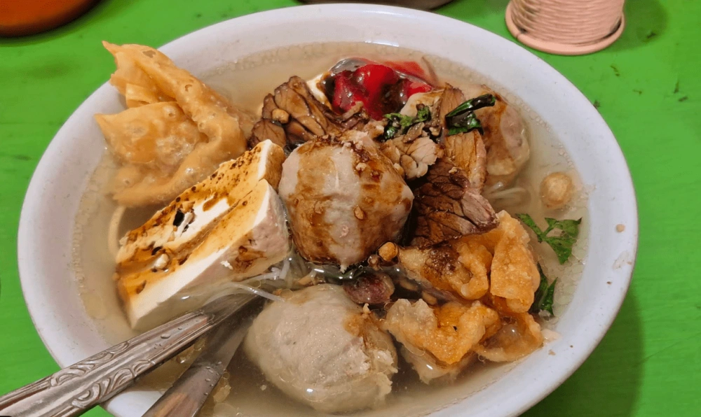 Bakso Remaja Gading akhirnya dinyatakan halal. [Google Review]