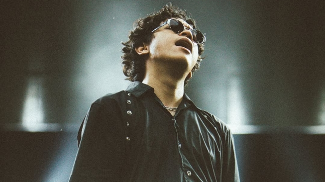 Garap Film Menari dengan Bayangan, Baskara Putra Larang Keras Bullying di Fanbase!