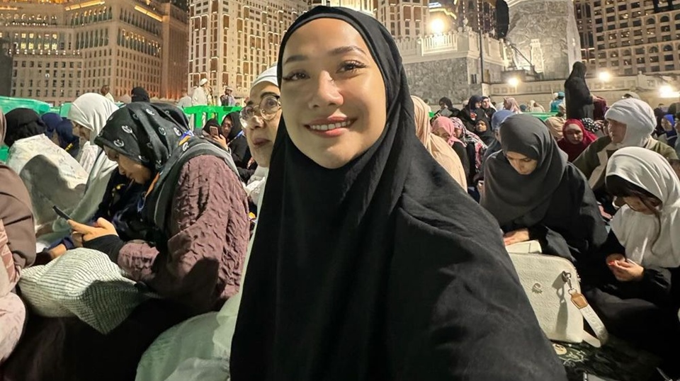 Orang Malaysia Heran, Bunga Citra Lestari Jalani Ibadah Umrah tapi Masih Suka Dugem