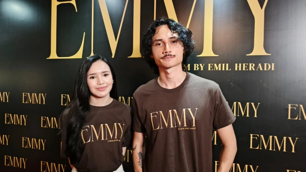 Beby Tsabina dan Samo Rafael beradu akting di film Emmy. [Indopop/Raka]