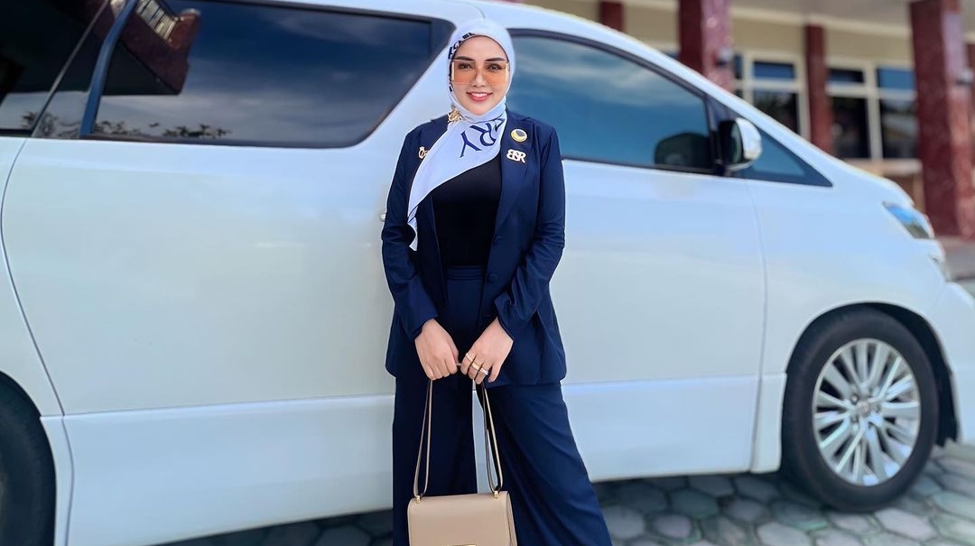 Jelang Lebaran, Baju Bella Shofie Malah Bolong karena Salah Setrika