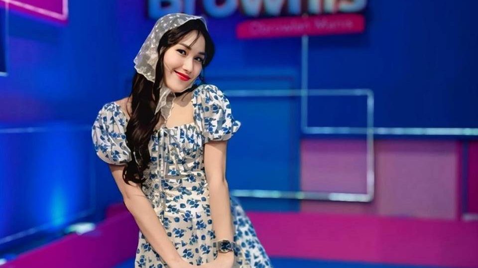 Foto Lawas Ayu Ting Ting Pas Saltum di Acara Ultah Anak Siti Badriah Naik Lagi, Bawa Tas Chanel Rp88 Juta