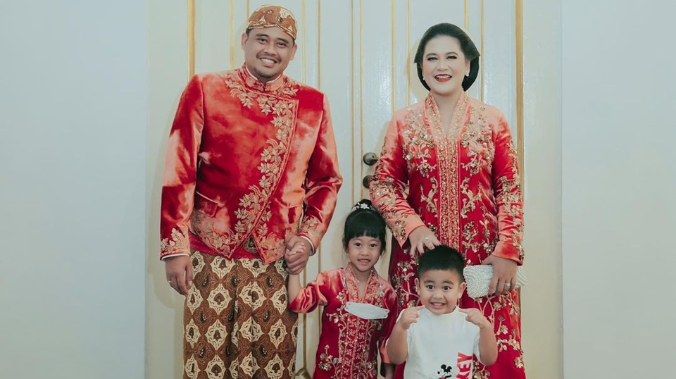 Kahiyang Ayu Usaha Ekstra Foto Bareng Suami dan Anak, Sedah Mirah dan Nahyan Paling Eksis