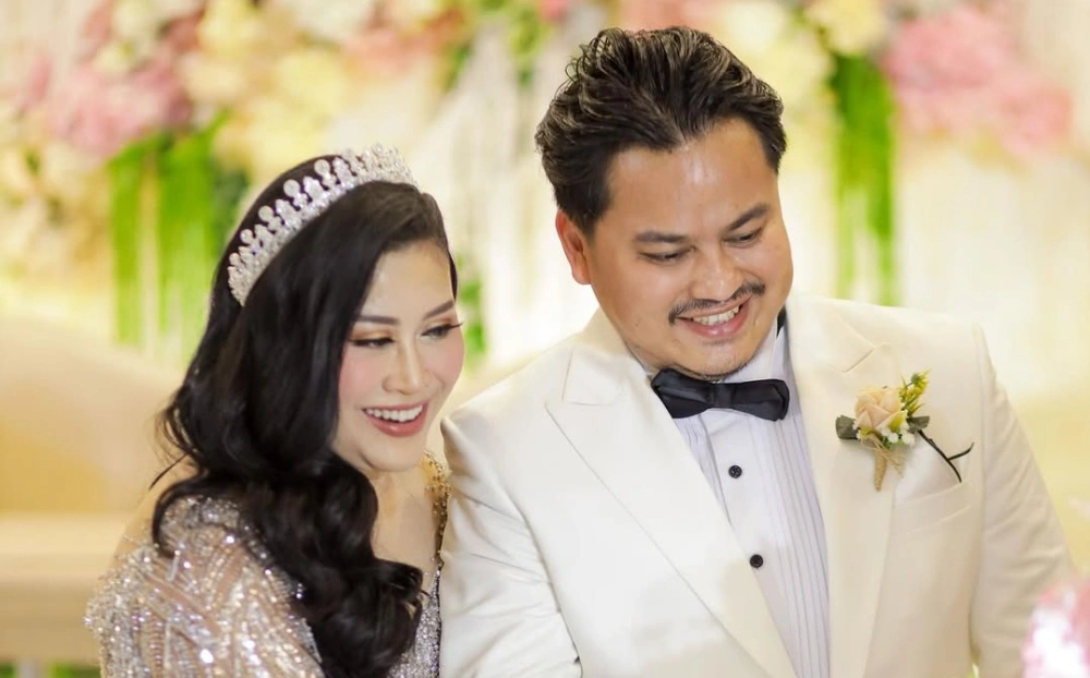 Tak lama setelah menikah, rumah tangga Boiyen diterpa isu tak sedap kasus Rully Anggi Akbar.