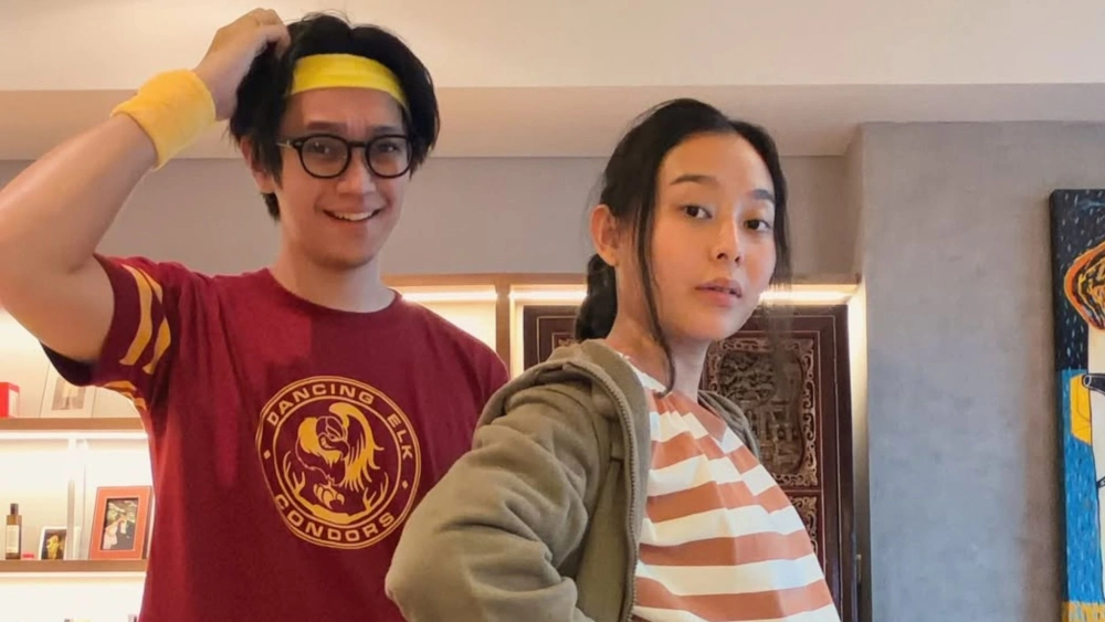 Brandon Salim dan Dhika HImawan saat mengumumkan kehamilan. [Instagram]