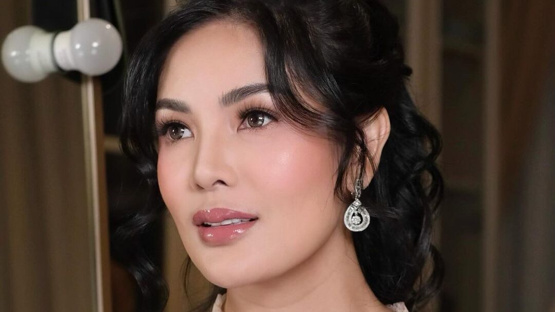 Nindy Ayunda Beberkan Pria yang Temani Kala Rayakan Waisak