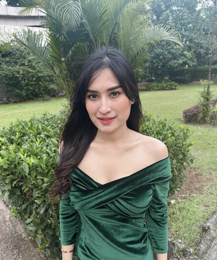 Cantiknya Angbeen Rishi Instagram