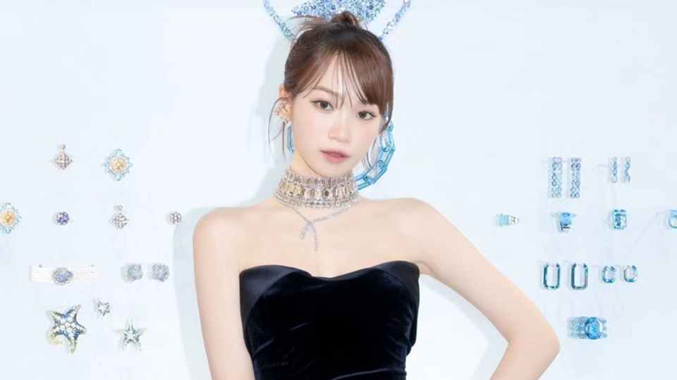 Chaewon LE SSERAFIM Buat Klarifikasi Lucu Saat Nyanyi Lirik Lagu Hot Grupnya