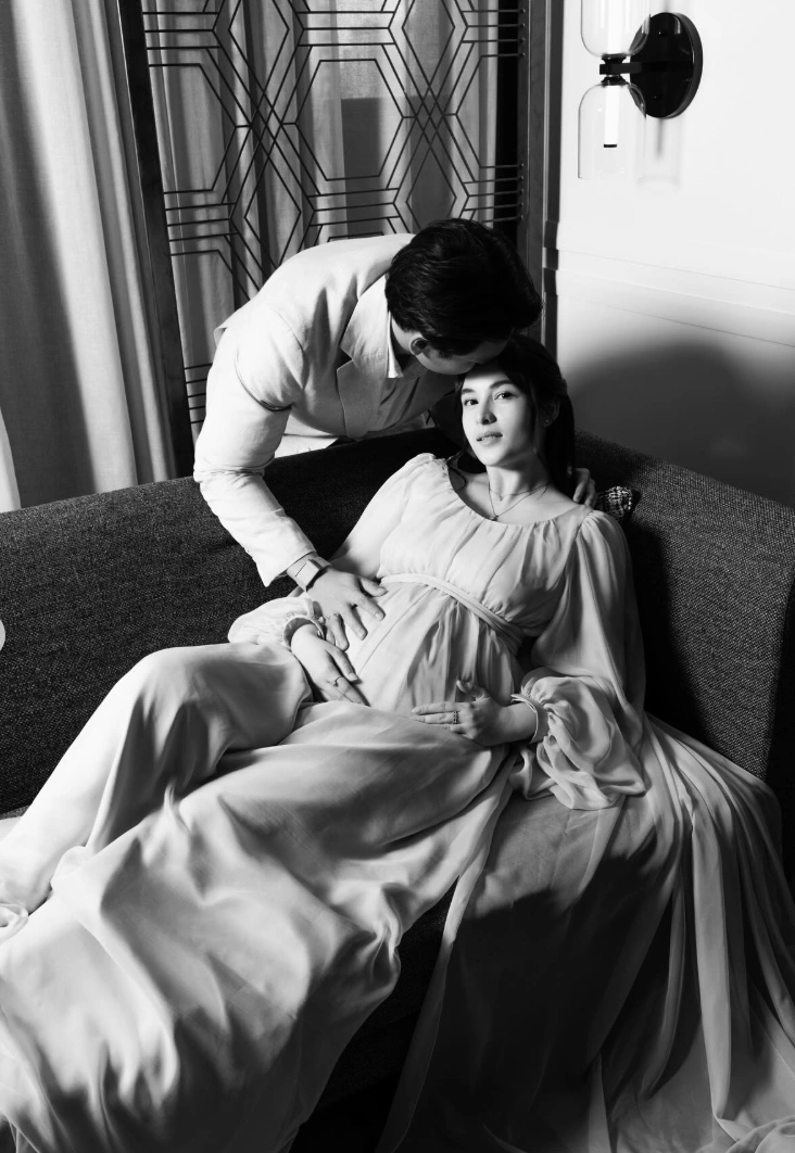 Chelsea Islan umumkan kehamilan di hari ulang tahun Rob Clinton Cardinal sang suami. [Instagram]