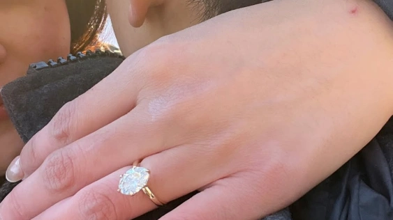 Cincin Lamaran Gisela Cindy