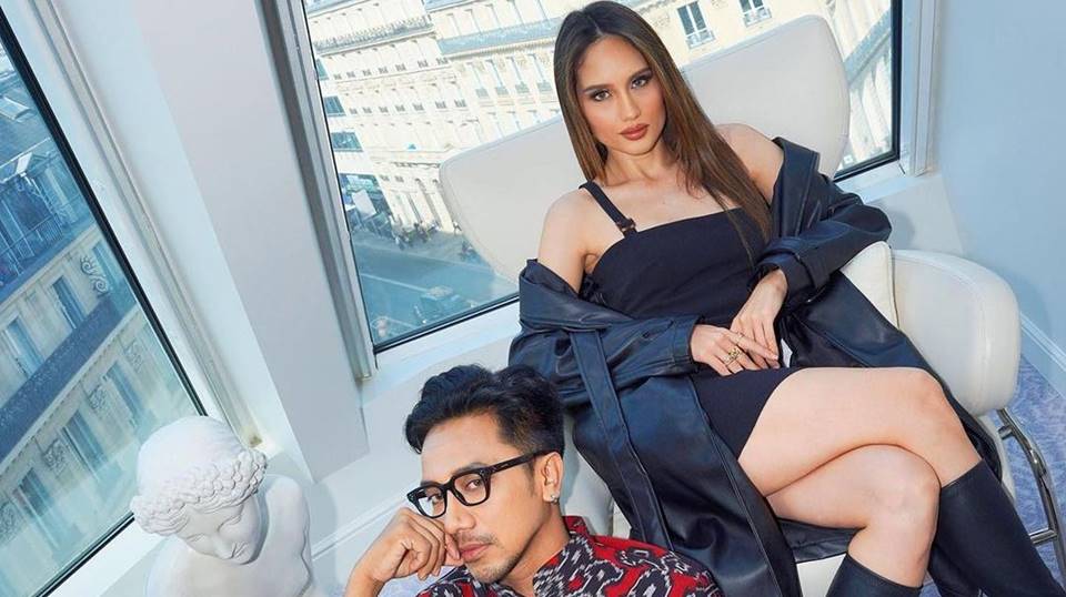 Cinta Laura Bergaya Pakai Tas Dior Rp100 Juta Milik Ibunda, Konsisten Ogah Beli Barang Branded