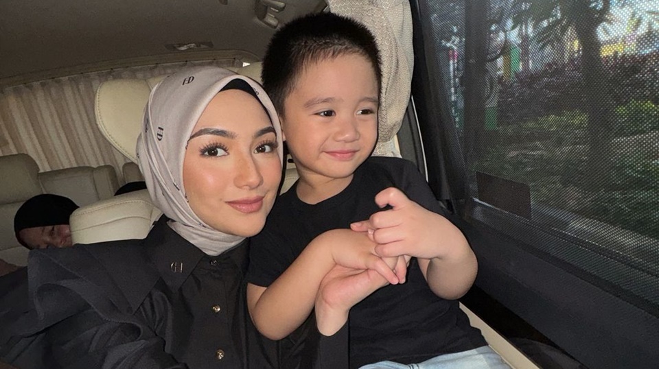 Citra Kirana Nyanyi Lagu Soundtrack 'Jumbo' Buat Sang Putra [Instagram]