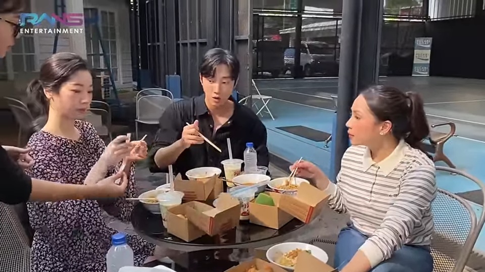 Cobain PIHU, Camilan Yang Diicip Dahyun TWICE dan Jinyoung di Andara