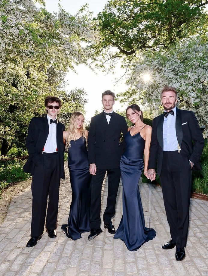 David Beckham Bersama Istri & Anak-anaknya  [Instagram]