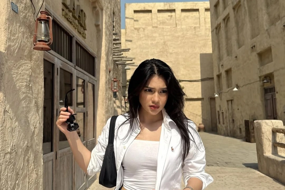 Davina Karamoy [Instagram]