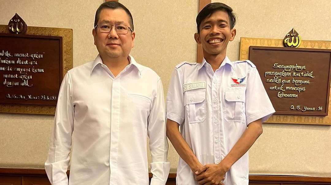 Kerja di Restoran, Dede Sunandar Tegaskan Belum Gabung Manajemen Andre Taulany