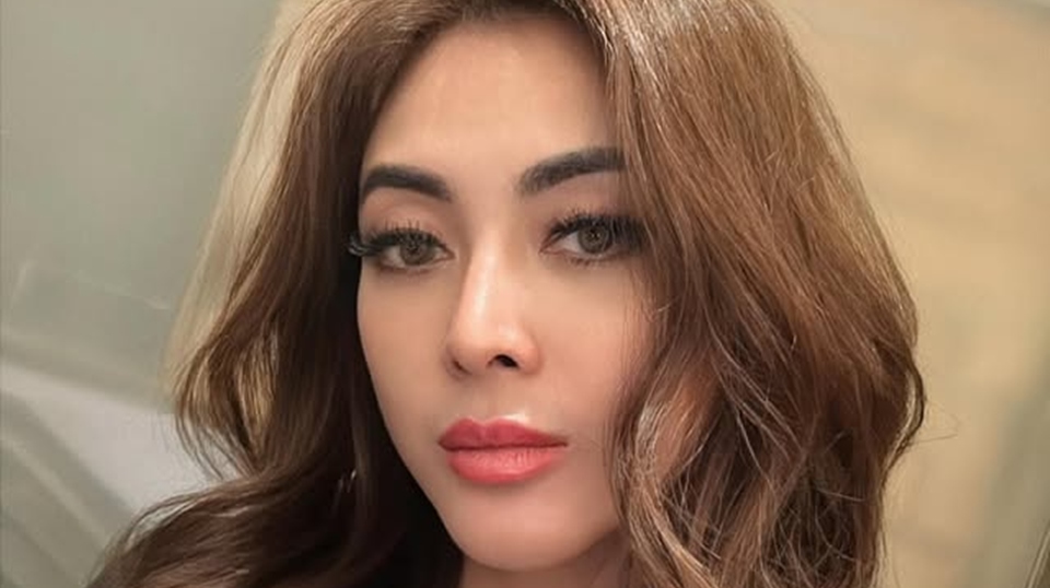 Dhena Devanka Difitnah Selingkuh Sama Suami Dinna Olivia, Ulah Jonathan Frizzy?