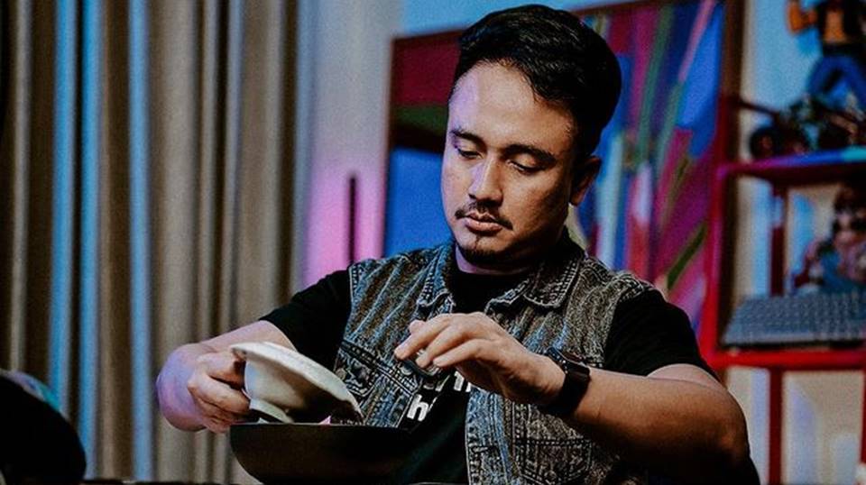 Denny Darko Spill Ada Artis Diam-Diam Cerai Tapi Masih Terlihat Mesra, Siapa?