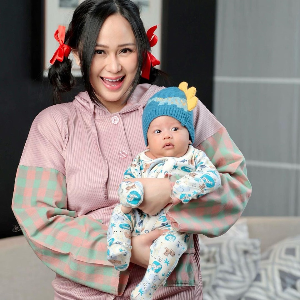 Merasa Seperti Dugong, Denise Chariesta Minta Tips Cara Urus Anak Tapi Tetap Bisa Jaga Badan