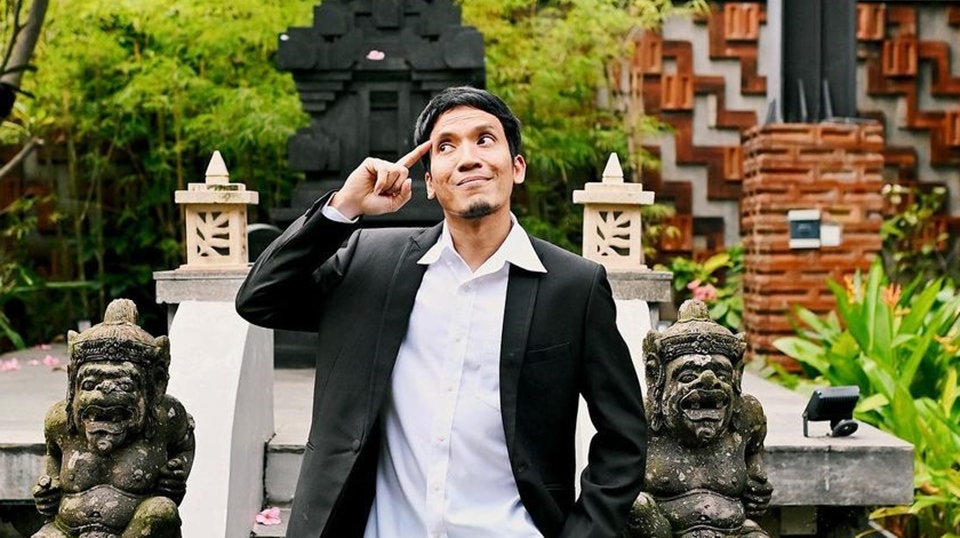 Detik-detik Desta Acungkan Jari Tengah ke Ariel NOAH, Ada Apa?