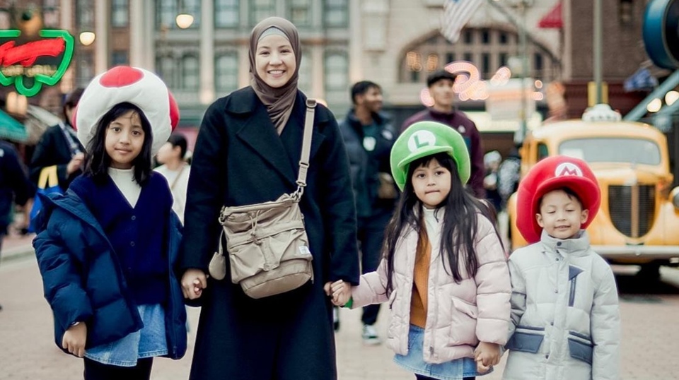 Akur, Natasha Rizky dan Desta Bagikan Momen Manis Liburan Bareng Trio Strong