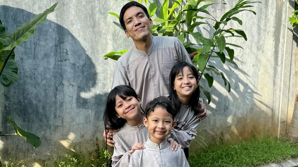Desta Mahendra Potres Miskha Sang Putri Sering Marah-marah