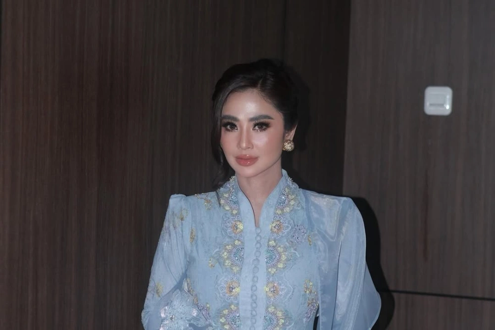 Dewi Perssik [Instagram]