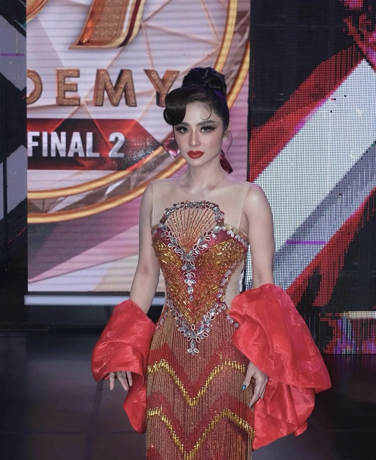 Dewi Perssik Saat Jadi Juri Grand Final 2 Da7 Indosiar [Instagram]