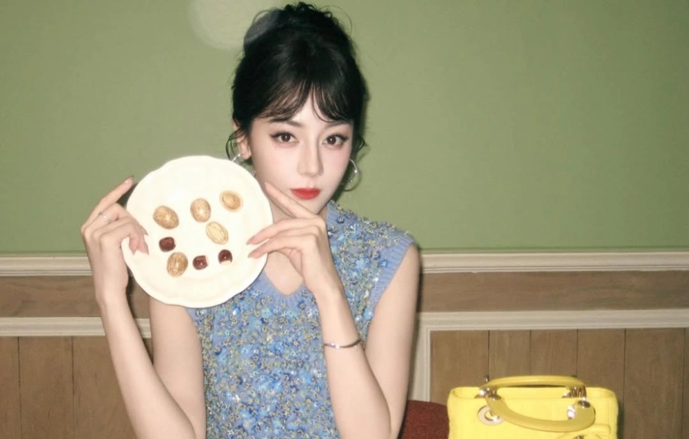 Dilraba Dilmurat. (Weibo)