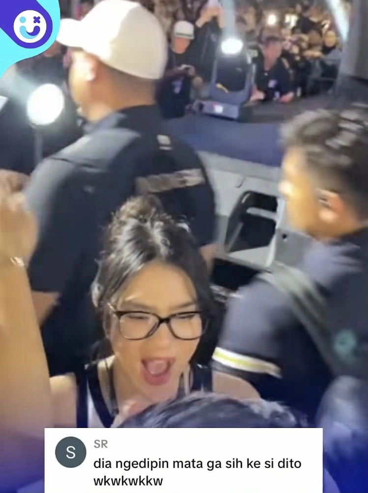 Dito Ariotedjo Lewat Di Belakang Davina Karamoy [Sumber Instagram]