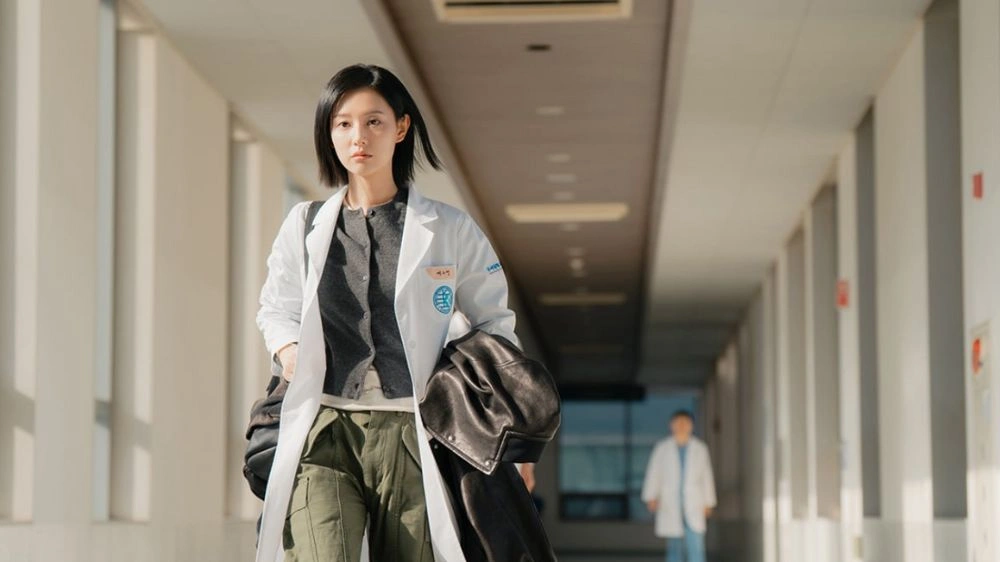 Doctor X Age Of The White Mafia Kim Ji Won ( Sumber: Instagram)