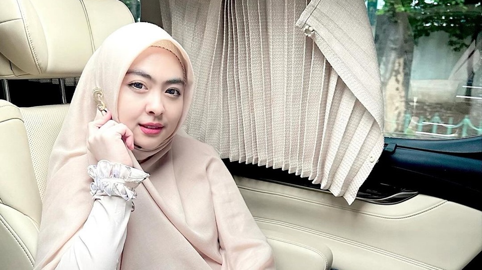 Kakak Ria Ricis Spill Dirinya Sedang Hamil Anak Kedua, Rupanya Sejak Ibadah Haji