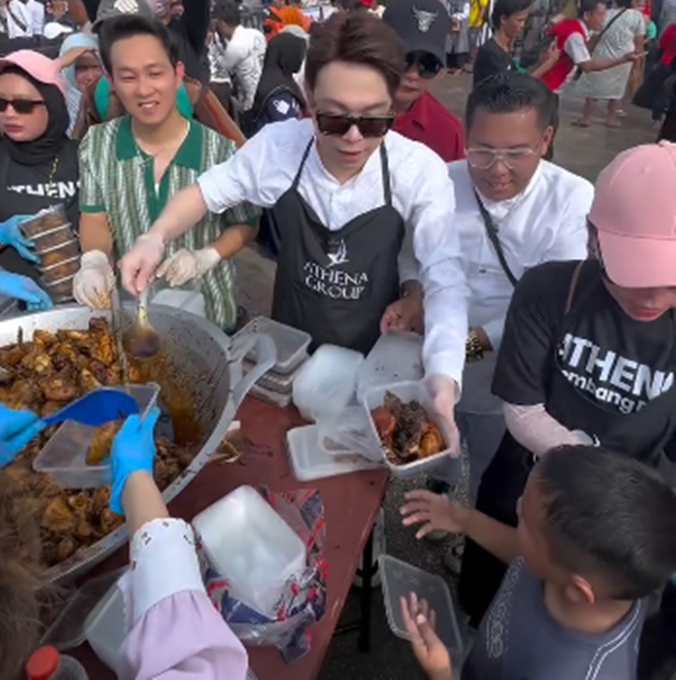 dr. Richard Lee Sukses Masak Besar di Palembang [Instagram]