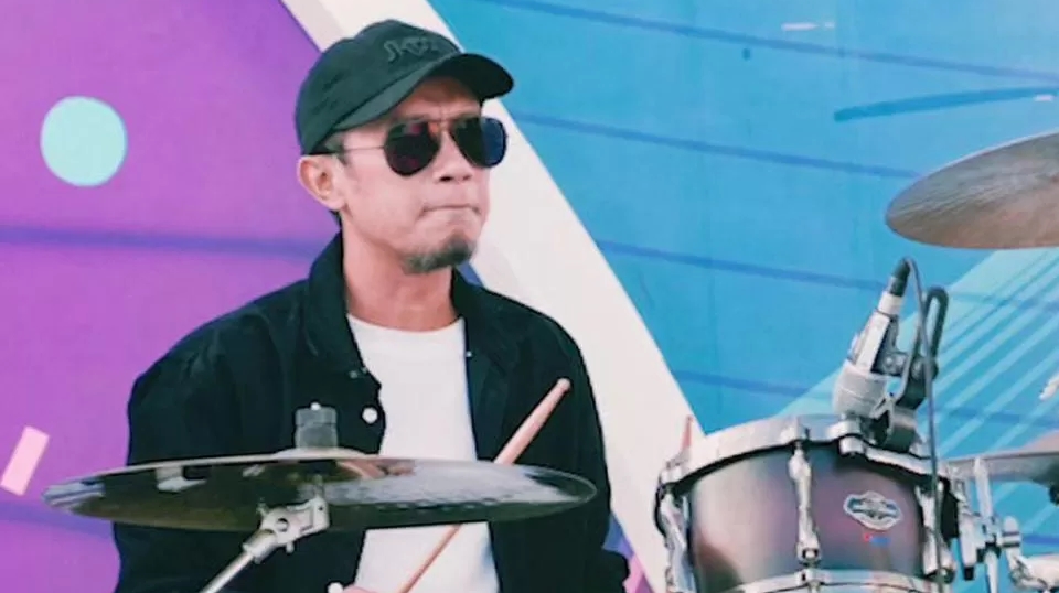 Pesan Terakhir Drummer Matta Band untuk Anak di Sisi Makamnya
