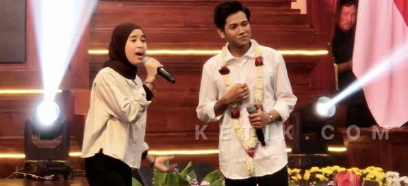 Duet Valen Mila Di Gedung Negara Grahadi Surabaya [Tiktok]