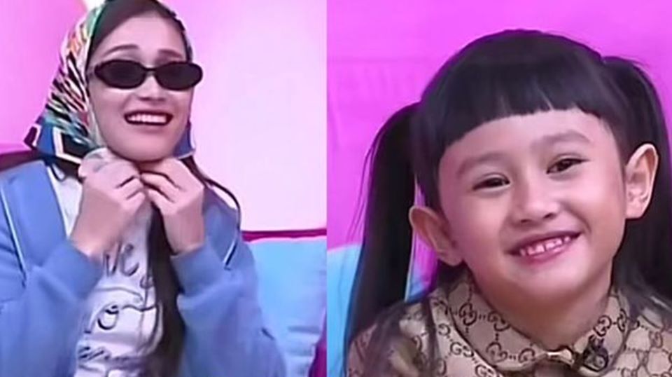Ayu Ting Ting Kena Tegur Anak Kartika Putri Dikira Main-Main Pakai Kerudung