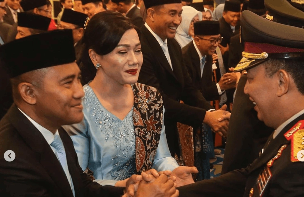 Eddy Hartono dan Friderica Widyasari Dewi bersama Listyo Sigit. [Instagram]