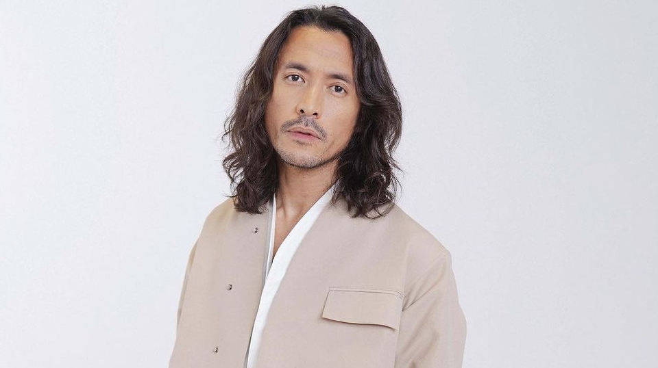 Istri Ello Nangis Diberi Kalung Berlian Senilai Puluhan Juta Rupiah