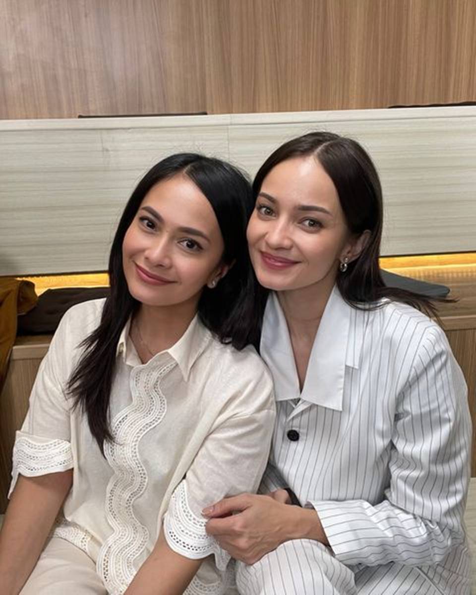 3 Potret Enzy Storia Bareng Ersa Mayori Buktikan Kemiripan Bak Kembar