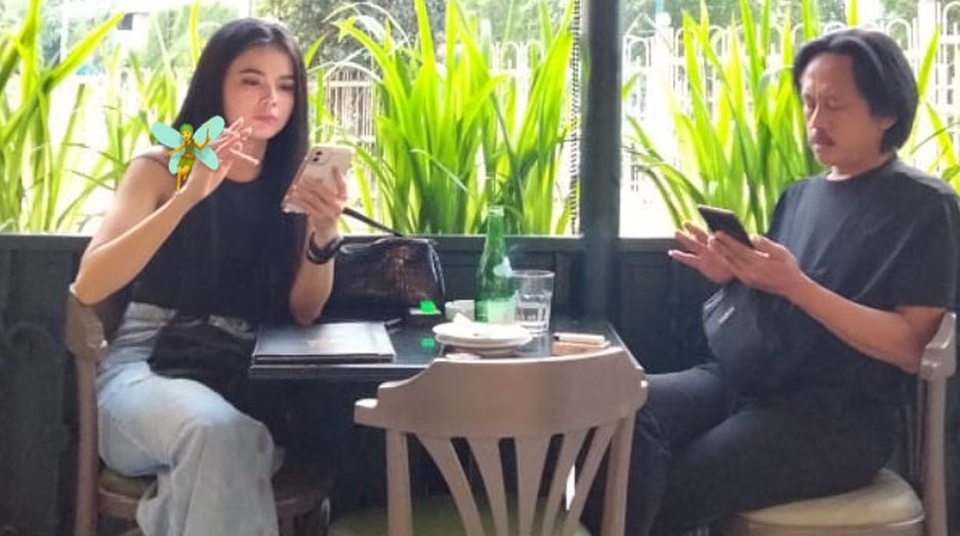 Hape Epy Kusnandar Dipegang Istri Usai Selesai Jalani Rehab