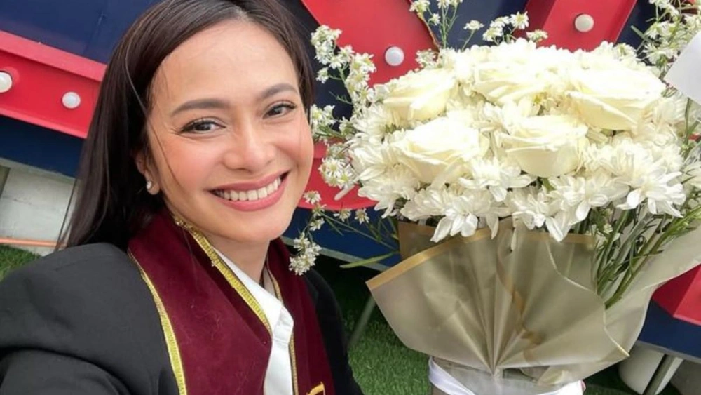 Ersa Mayori Lulus S2 [sumber: Instagram Ersamayori]