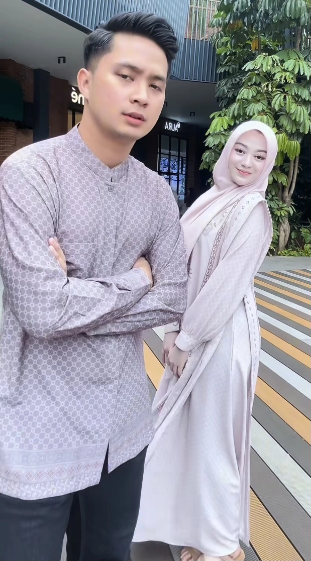 Eva Nurasyifa Dan Tunangannya Sultan Rafli Aveiro [Instagram]