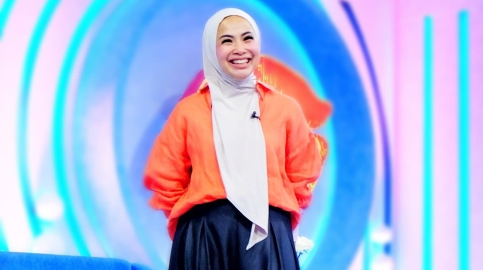 Feni Rose Emosi Protes Usulan DPR Soal Gerbong Kereta Khusus Perokok