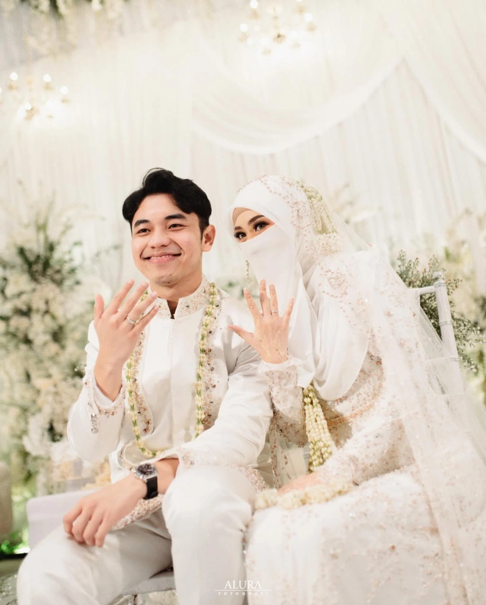 Fiki Naki Dan Tinandrose Resmi Menikah Cc Instagram