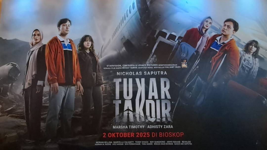 Sinopsis Film 'Tukar Takdir, Nicholas Saputra Jadi Satu-Satunya Korban Selamat Kecelakaan Pesawat!