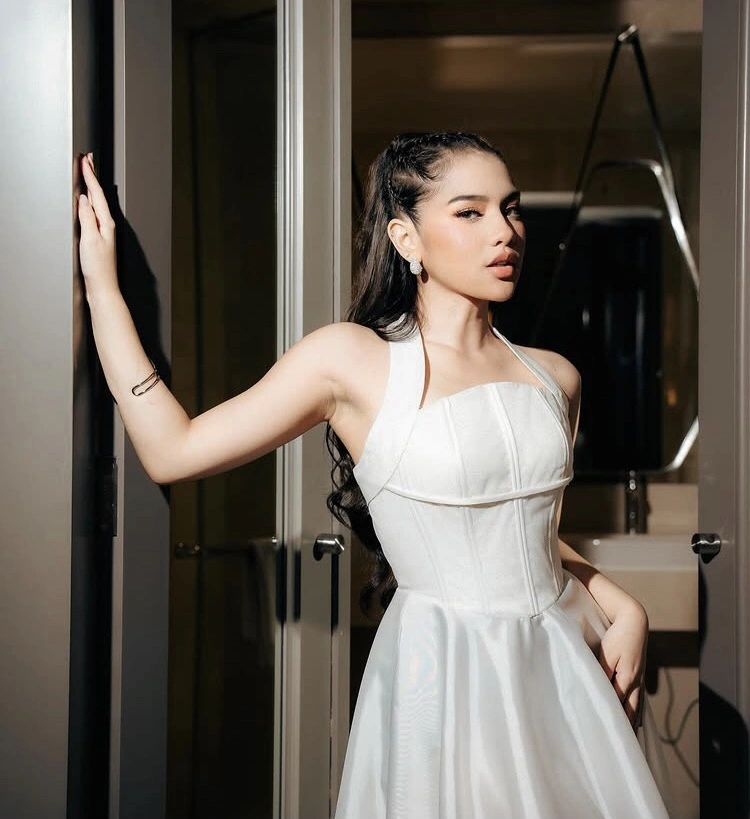 Foto Davina Karamoy 1 [Instagram]