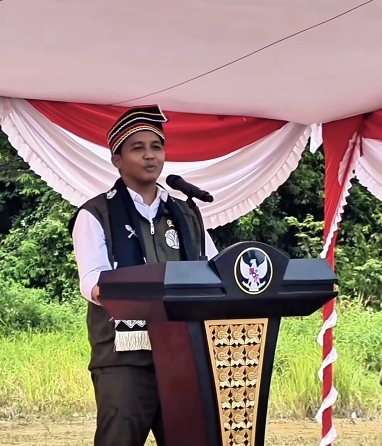 Foto Menhut Raja Juli Antoni 2