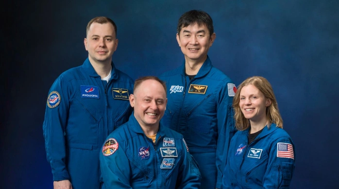 Anggota misi SpaceX Crew-11 NASA di Stasiun Luar Angkasa Internasional. Dari kiri, adalah kosmonaut Roscosmos Oleg Platonov, astronot NASA Mike Fincke, astronot JAXA (Badan Eksplorasi Ruang Angkasa Jepang), dan astronot NASA Zena Cardman. [NASA/Robert Markowitz]