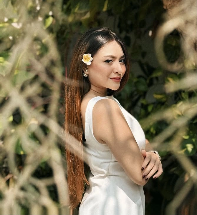 Foto Natalie Holscher 2 [Instagram]